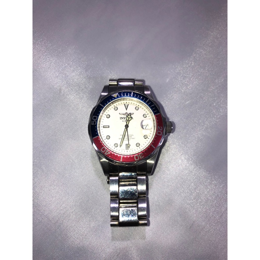 Invicta Pro Diver 8933A Pepsi Bezel White Dial Stainless Steel Watch 200M Quartz